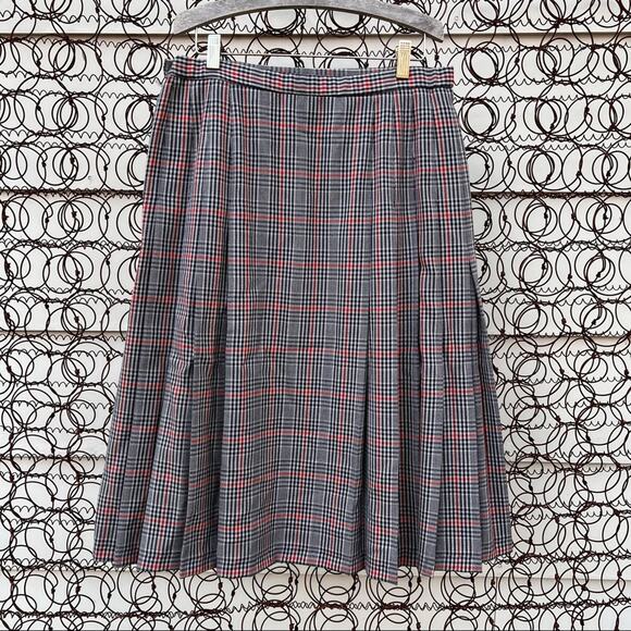 Vintage Pendleton 100% virgin wool red and blue plaid pleated skirt 12 - Picture 1 of 5